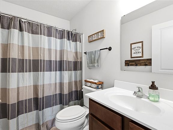 5th image of 2636 Kingman Dr