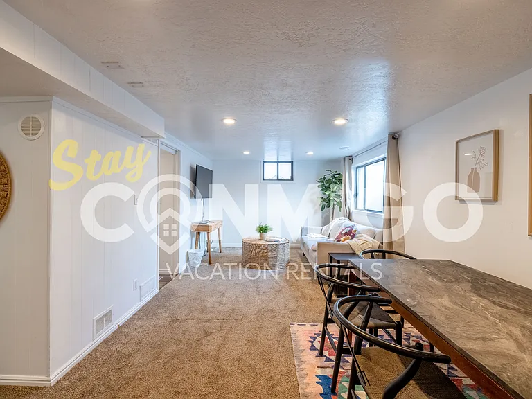 1041 E Platinum Way #1 — Photo 17