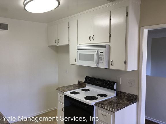3rd image of 5204 Yarmouth Ave APT 320