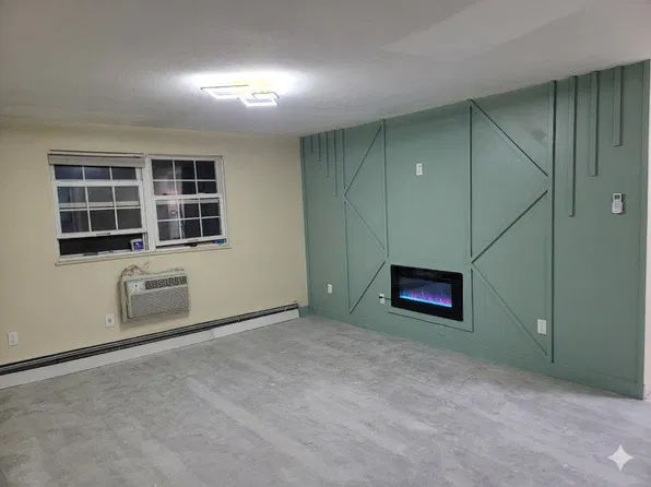 367 Hildreth St, Lowell, MA 01850