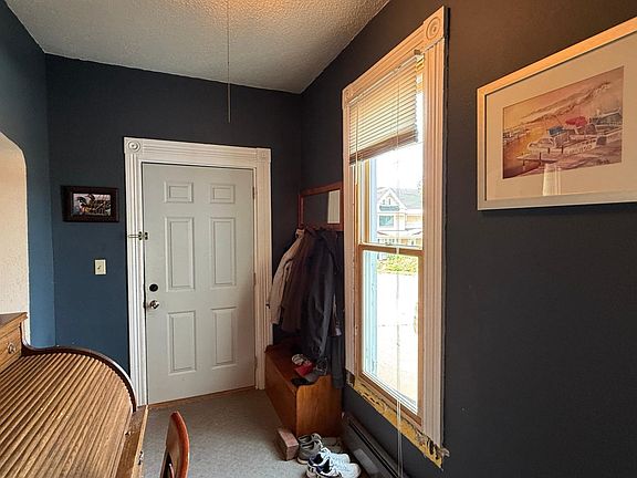 5th image of 305 5th Ave S