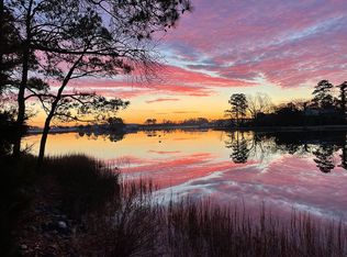 6 Island Ct, Poquoson, VA 23662