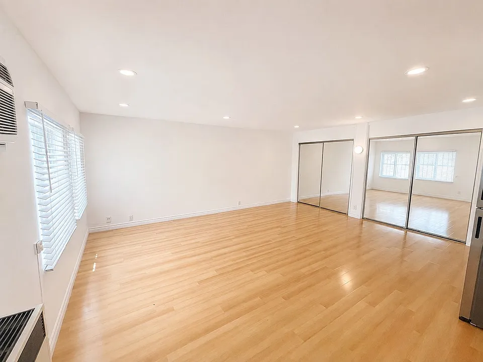 336 S Norton Ave #103