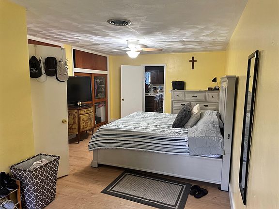 4th image of 5980 Lake Osborne Drive