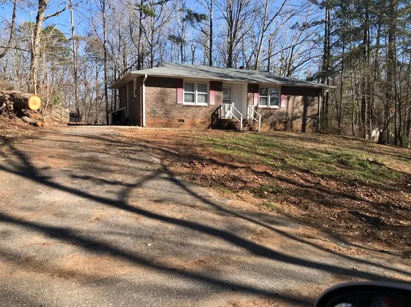 42 W Cork St, Ware Shoals, SC 29692