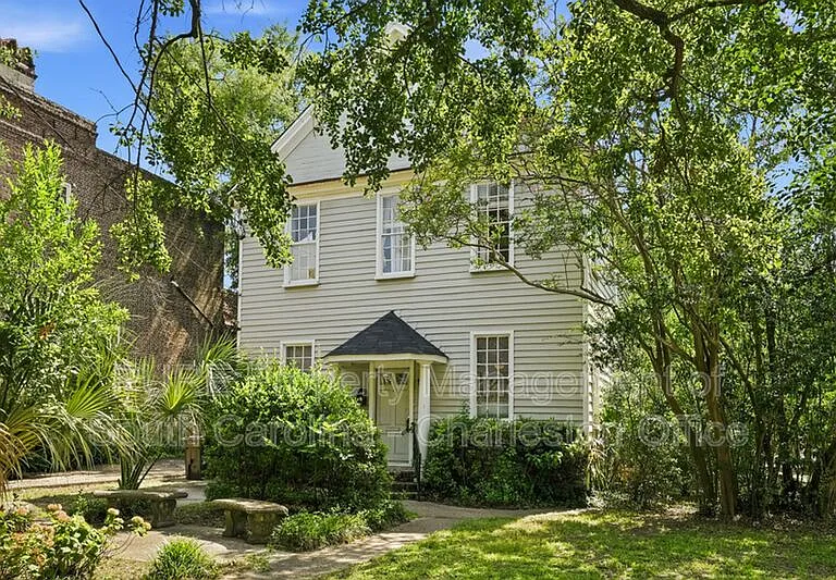 51 Smith St #A — Photo 1