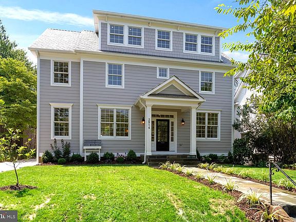 2nd image of 3914 Blackthorn St