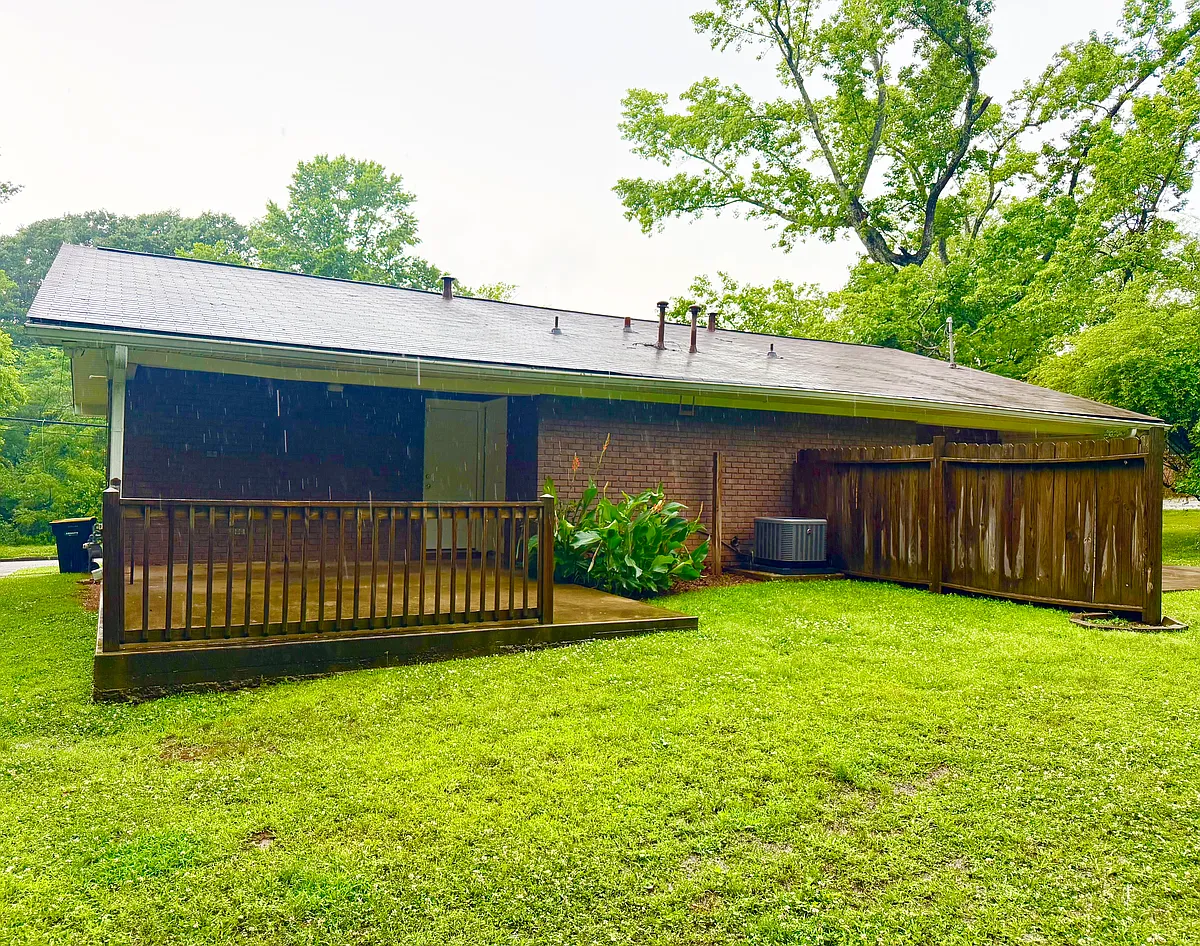 Building Photo - 5 Saint Clair St #B