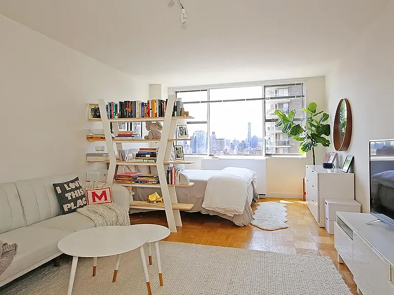 300 E 75th St #20F — Photo 3