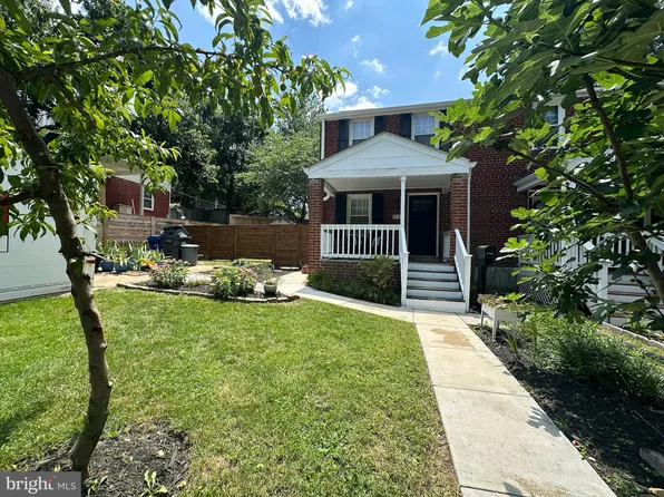 2723 Farnsworth Dr, Alexandria, VA 22303