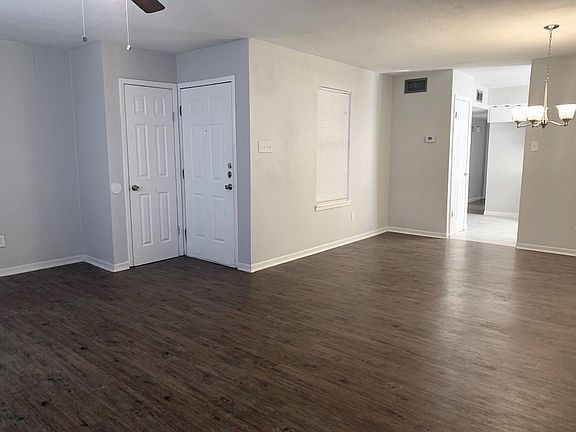 2nd image of 4011 Oak Bay Dr APT 4