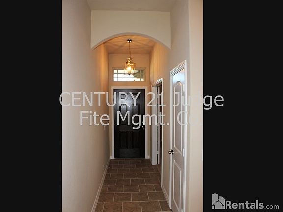 3rd image of 120 Eagle Feather Dr
