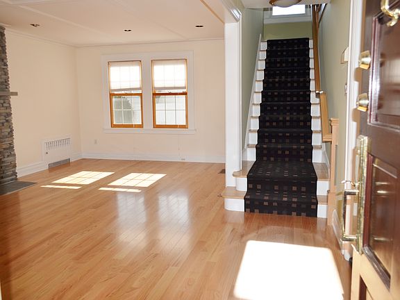 3rd image of 3224 214th Street