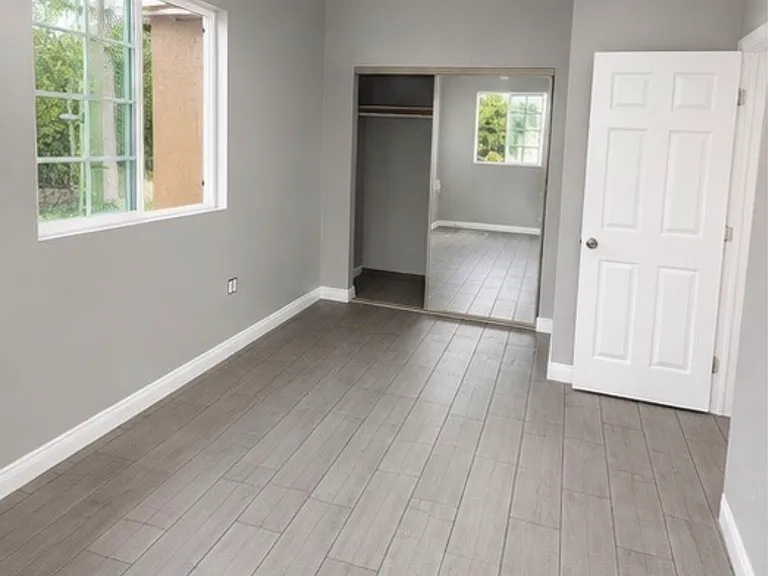 12310 Thorson Ave — Photo 6