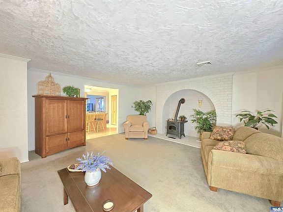 5th image of 1026 N Mariott Ave