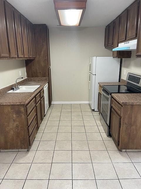 1st image of 2247 W Dakota Ave APT 129