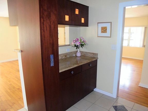 3rd image of 808 Ponce De Leon Blvd