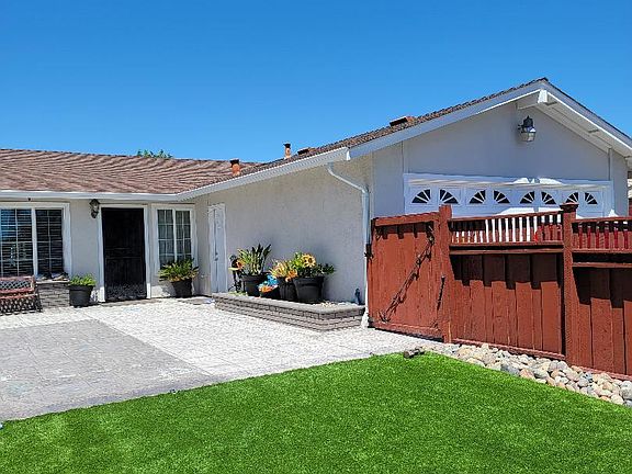 2nd image of 114 W Trident Dr