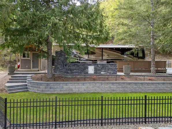 4498 Squilax Anglemont Rd, Columbia Shuswap, BC V0E 1M5