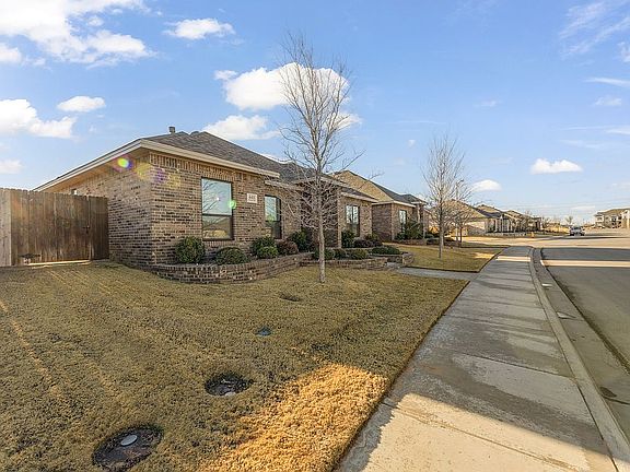 4th image of 4411 Heritage Oaks Dr