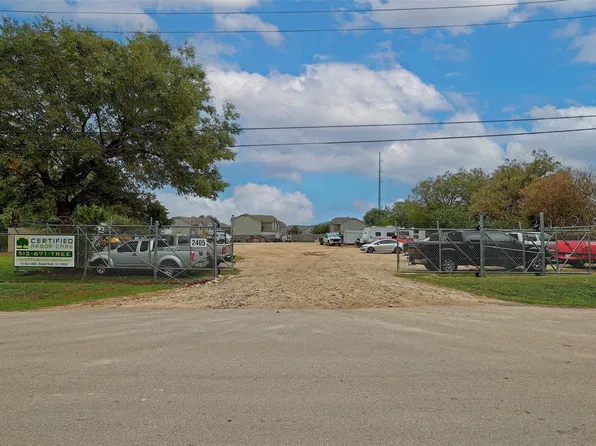2405 Gardenia Dr, Austin, TX 78727