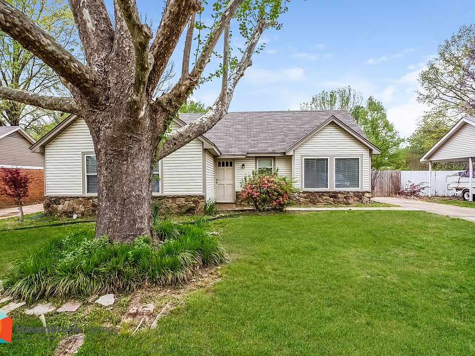 1st image of 814 Hackberry Dr