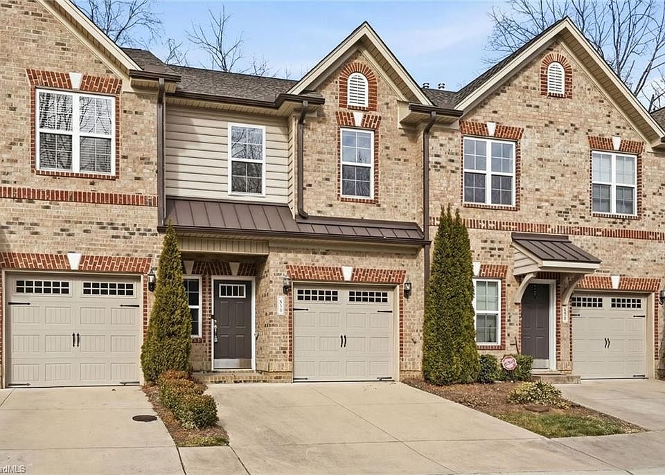 1st image of 882 Silver Leaf Dr