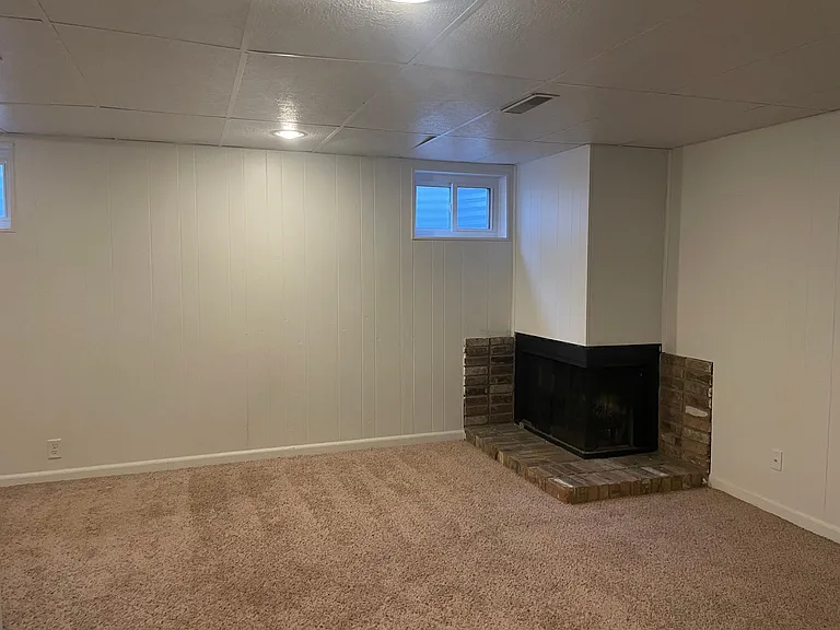 8049 Highfield Ct — Photo 7