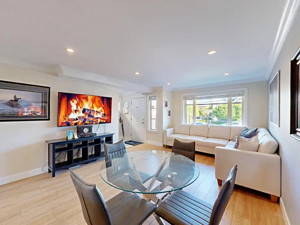 7377 Stride Ave, Burnaby, BC V3N 4Y1
