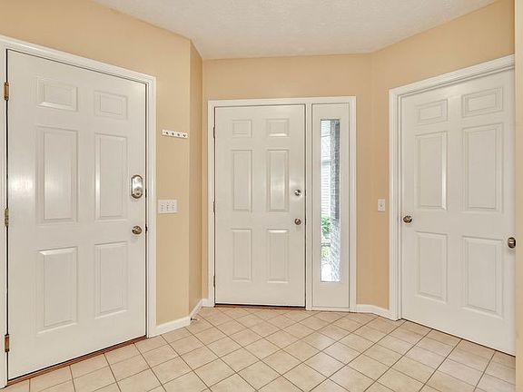 3rd image of 726 Bel Arbor Trl