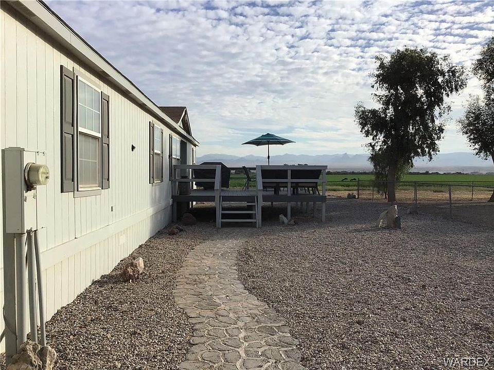 1st image of 8220 S Carob Dr