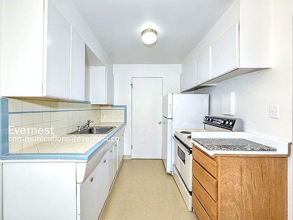 4th image of 4709 40th Ave NE