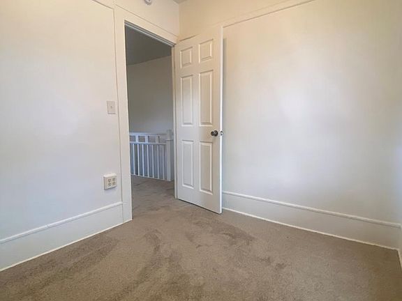 3rd image of 1548 Coit Ave NE