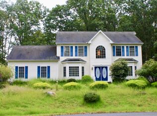 625 Balin Ln, Tamiment, PA 18371