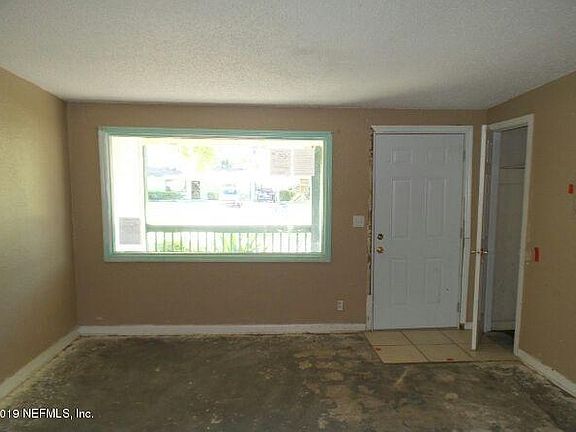 3rd image of 2405 Palmdale St