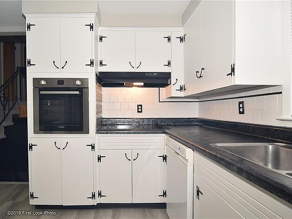 3rd image of 42 Elmwood Dr