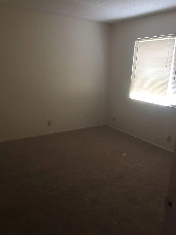 2 bed, 1008 sqft, $2,300 — Photo 1