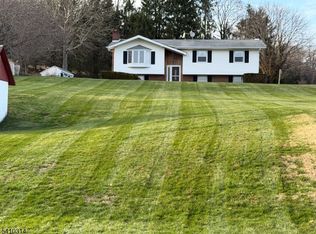 252 Mountain View Rd, Asbury, NJ 08802