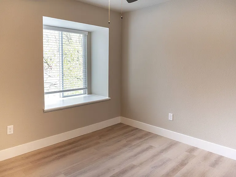 Sierra Oaks — Photo 44