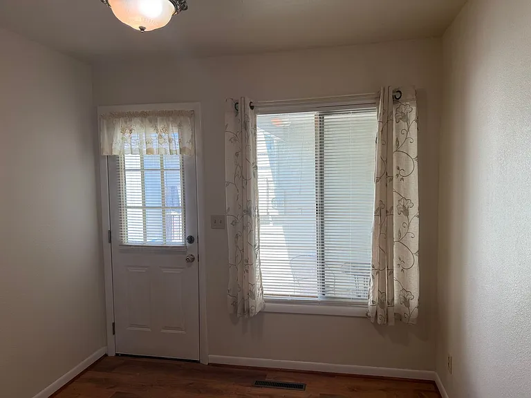 1280 L St — Photo 21