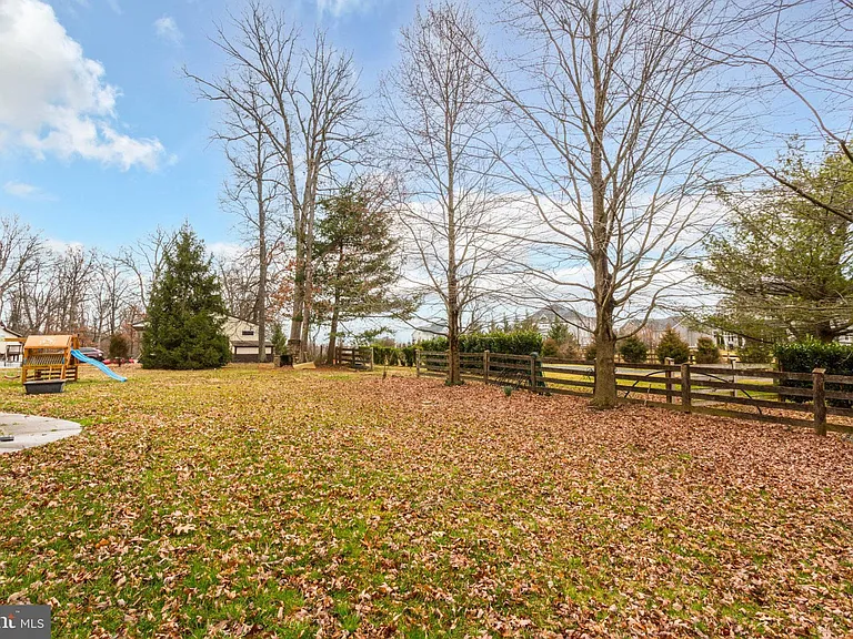 7465 Browns Bridge Rd — Photo 37