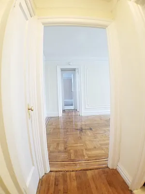 Rented by Roberto Guilbet, LREB | media 11