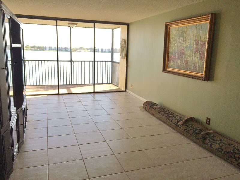 1st image of 105 Lake Emerald Dr APT 410