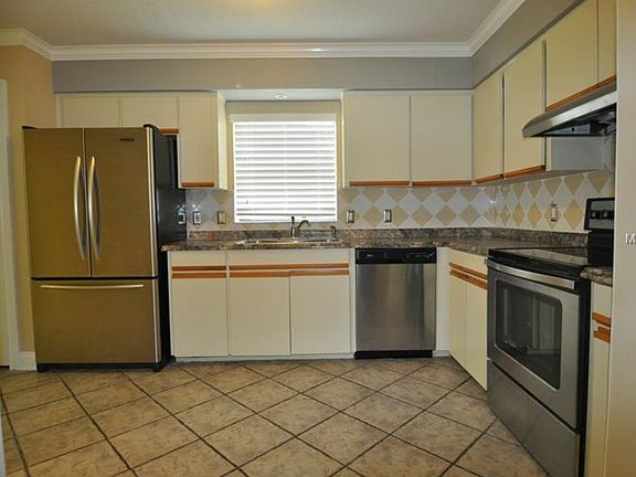 2nd image of 1789 Cinnamon Cir
