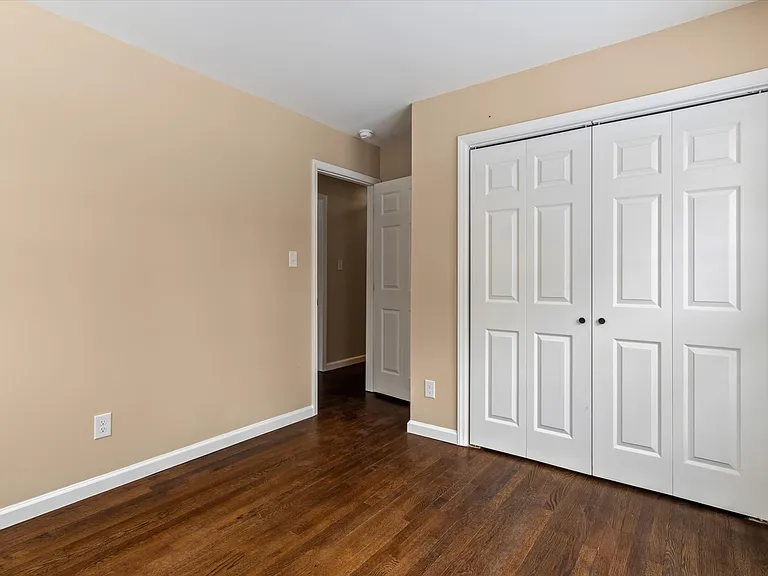 1090 Shalimar Dr — Photo 22