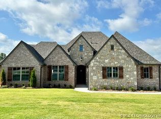8218 E 106th Pl N, Owasso, OK 74055