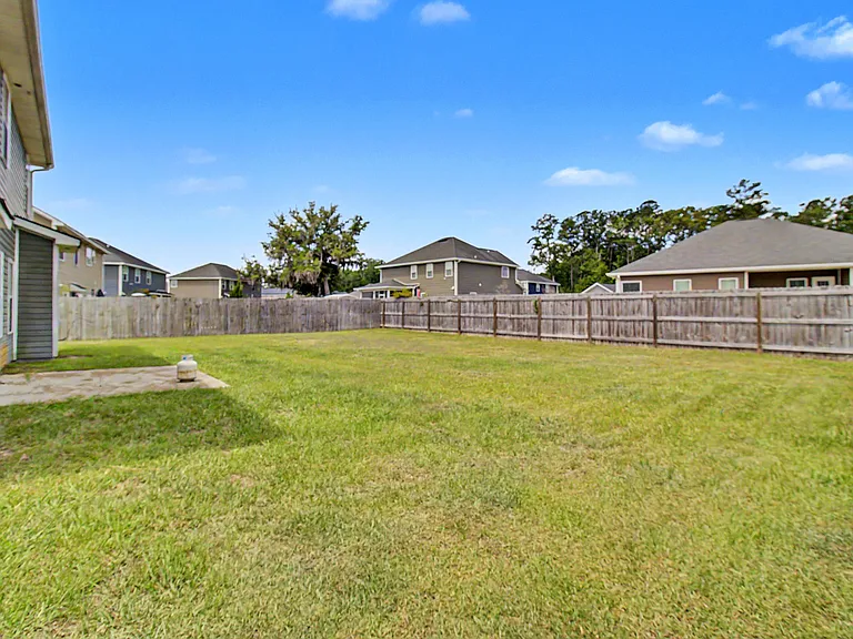 390 Fairview Cir — Photo 36