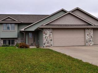 1011 Wyoming St, Roberts, WI 54023