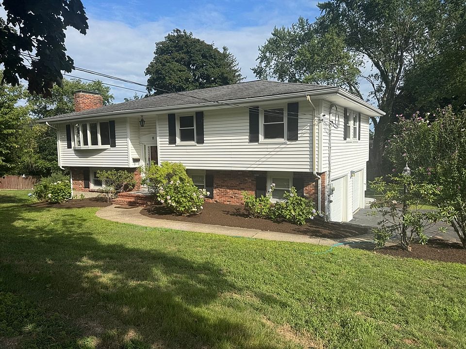 1st image of 11 Aspen Ct