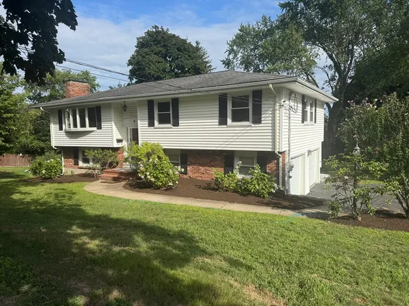 11 Aspen Ct, Dedham, MA 02026